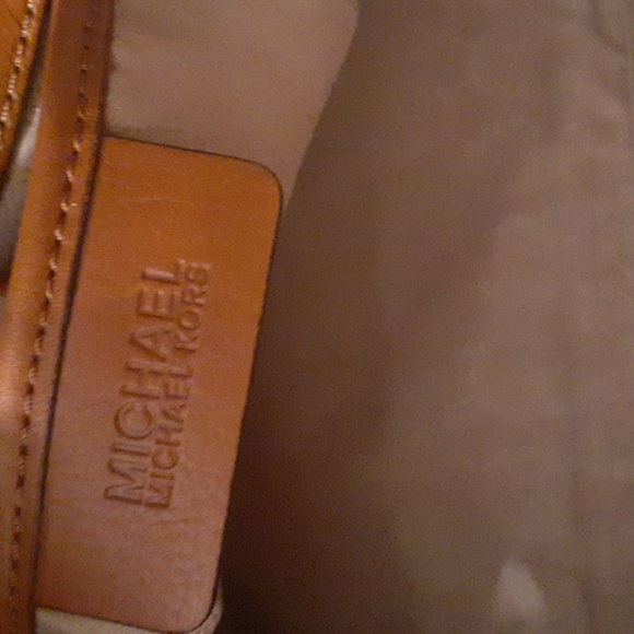 MICHAEL KORS LARGE SATCHEL CROSSBODY STRAP SIGNATURE - Picture 9 of 10